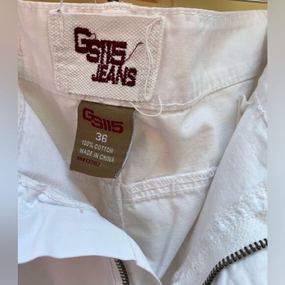GS115 Jeans white knee length shorts, front zipper, pockets, snaps, flaps, 36 - Picture 2 of 10